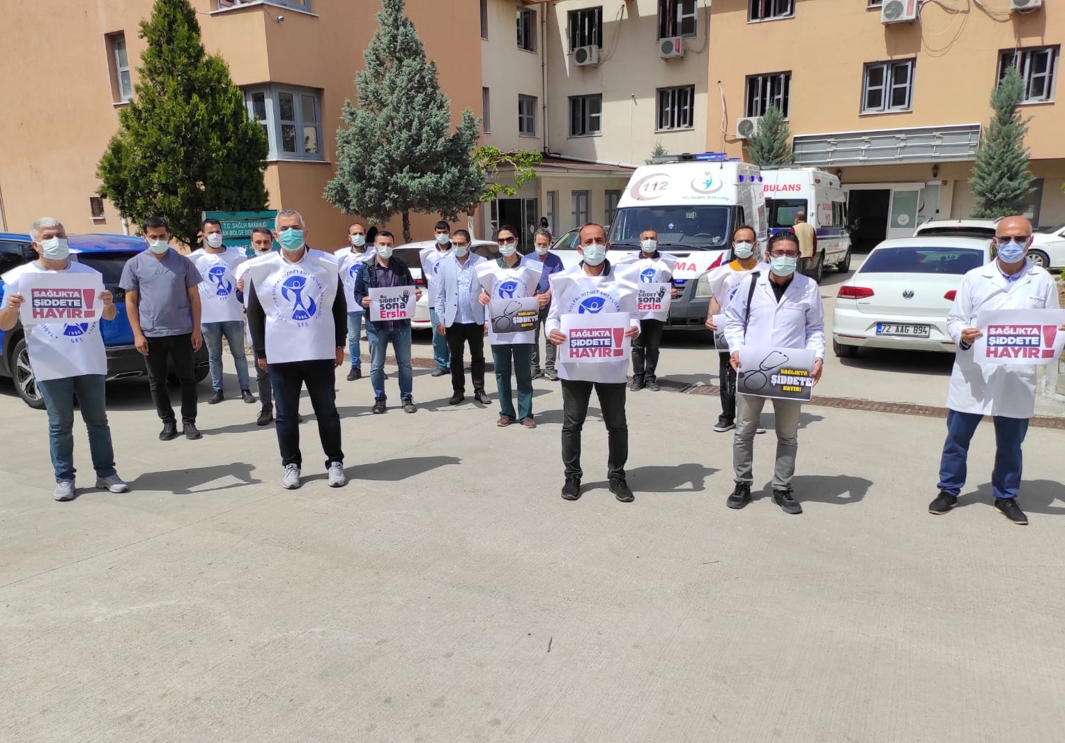 Sağlıkçılardan Hastanedeki şiddete tepki!