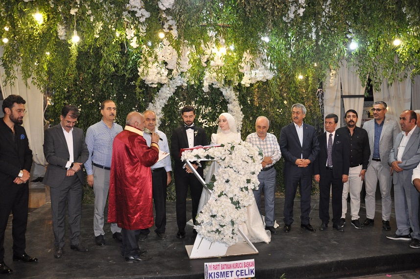 Yıldız ve Taş ailelerinin mutlu günü