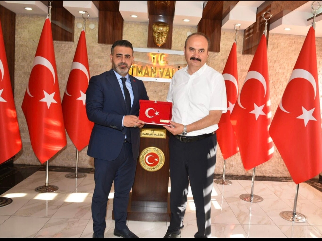 Vali Canalp, MHP heyetini ağırladı 