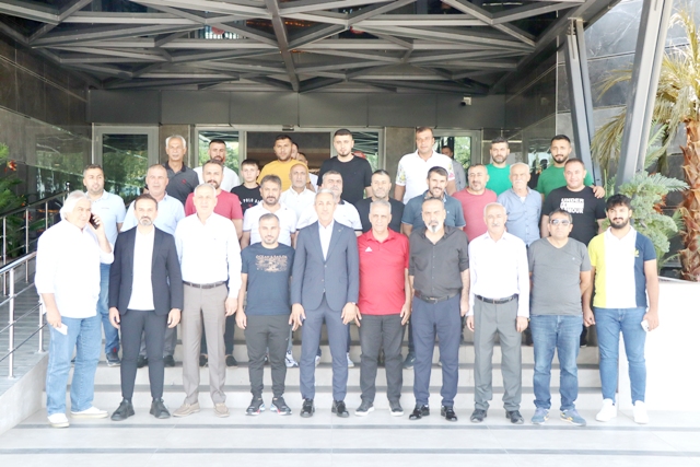 Petrolspor yönetimi, kulüp başkanlarıyla buluştu