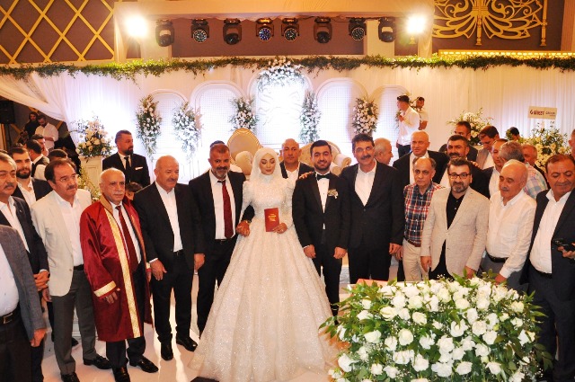 Dinç ailesinden mevlidli düğün