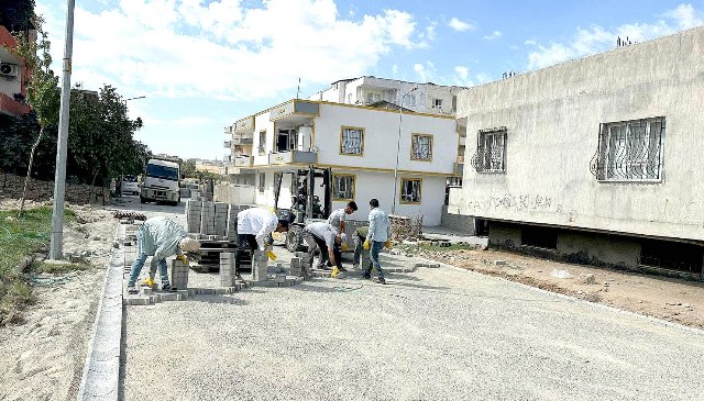 10 mahalleye parke taşı serimi