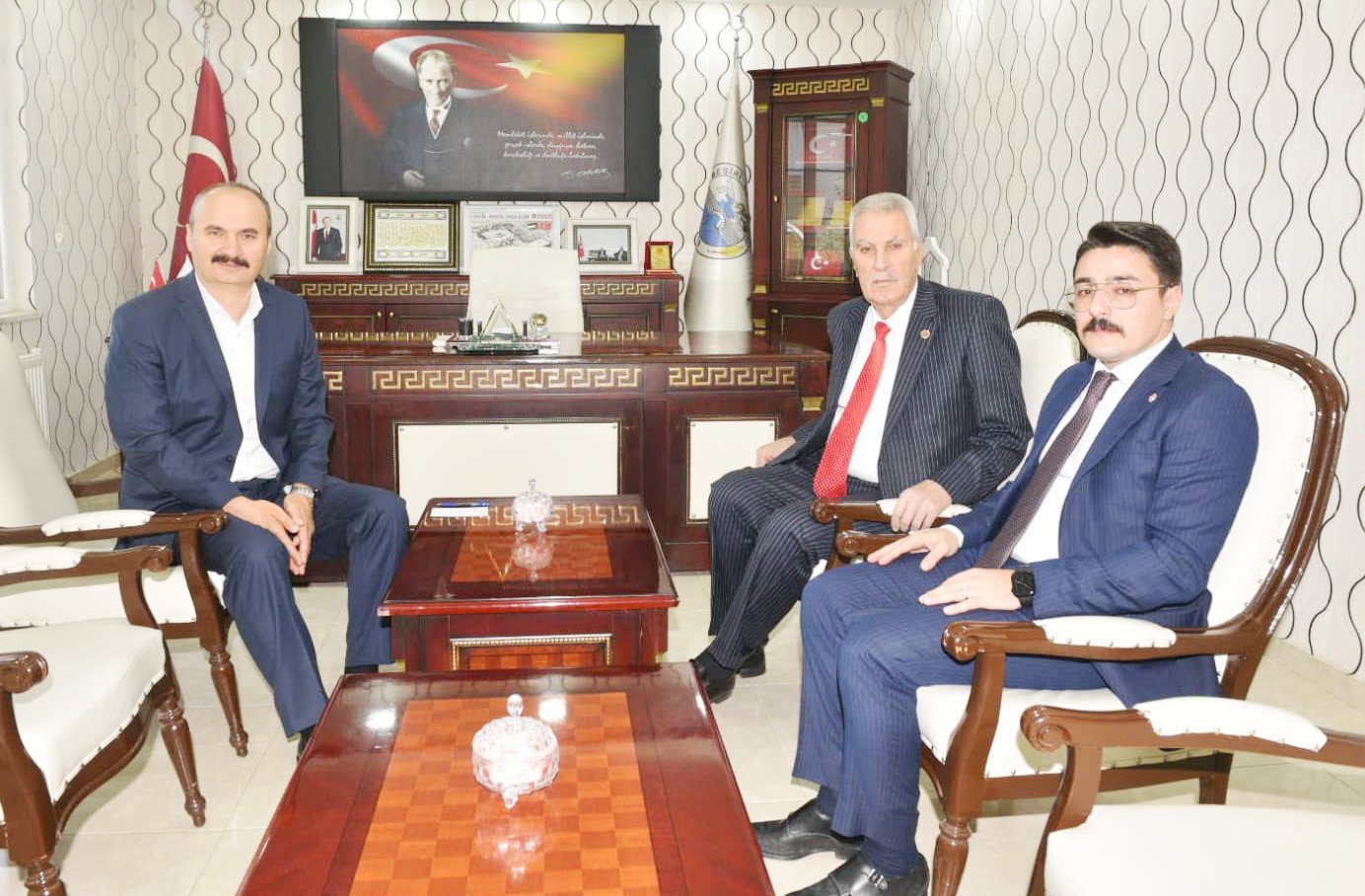 Vali Canalp Başkan Karabulut’u ziyaret etti