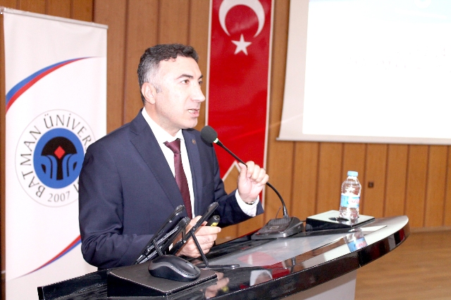 Üniversitede Akademik kurul toplantısı