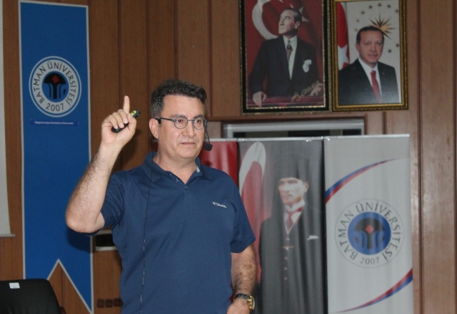 Rektör Baran öğrencilere başarı öyküsünü anlattı