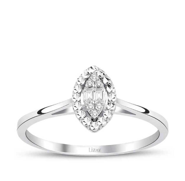 Pırlanta Baget Kesimi: Zarifliğin ve Zerafetin İfadesi