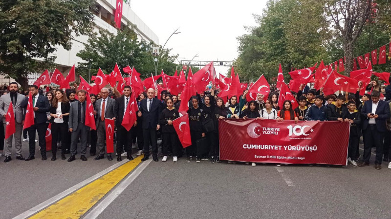 Öğrencilerden Cumhuriyet Yürüyüşü