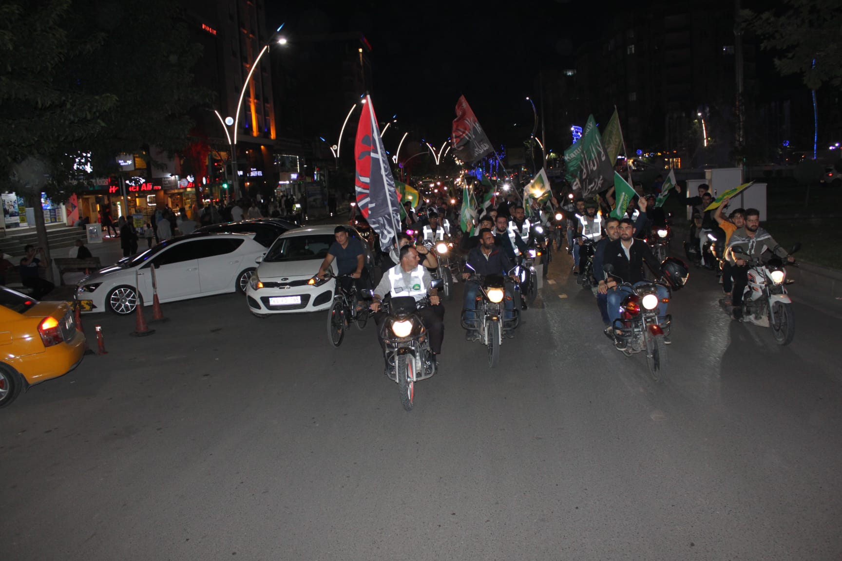 BATMAN DA FİLİSTİN’E DESTEK KONVOYU