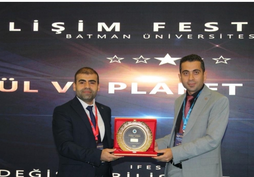 Real Konak’a Teşekkür Plaketi