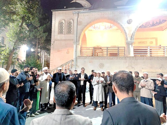 “Gün, tüm dünya Müslümanlarının birlik olma günüdür!”