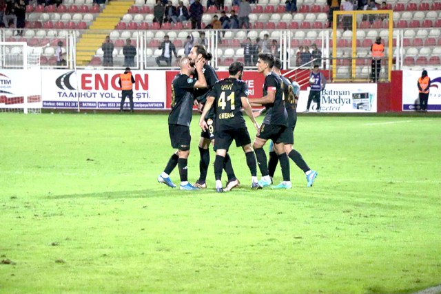 Petrolspor galip geldi