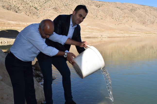 Baraj gölüne 2 Milyon 609 bin balık yavrusu bırakıldı