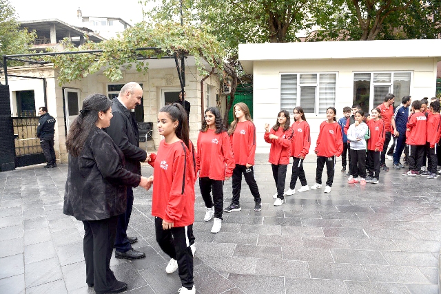 Başarılı sporcu ve antrenörleri kahvaltıda ağırladı