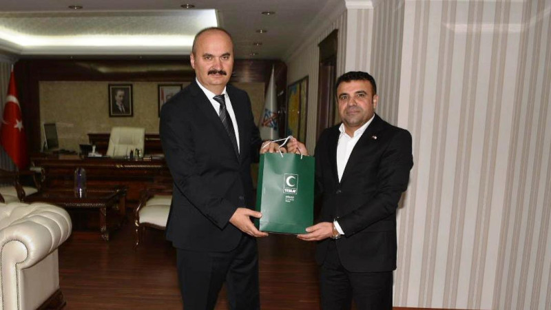 YEŞİLAY’dan Vali Canalp’a ziyaret 