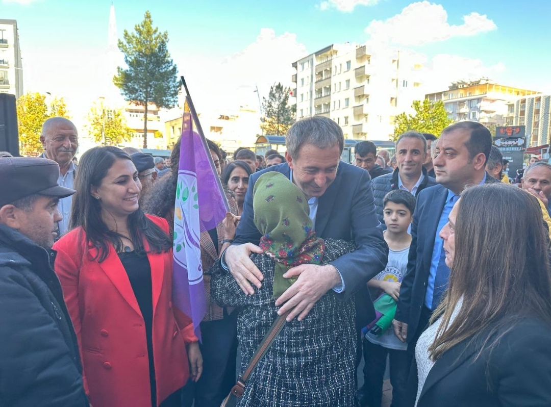 “Halkın büyük iradesiyle belediye yönetimine gelmek istiyoruz”
