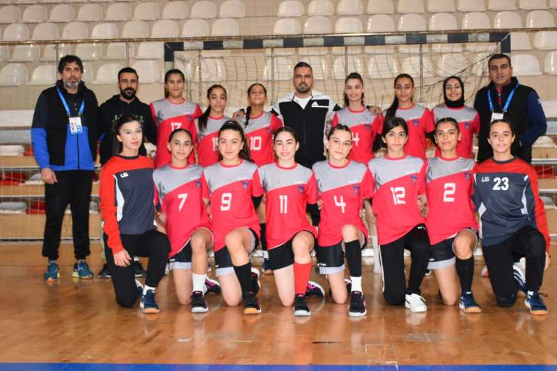 BELEDİYE HENTBOL TAKIMI GALİBİYETLE BAŞLADI