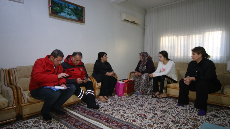 Dr. Canalp’ten selzede vatandaşlara hane ziyareti