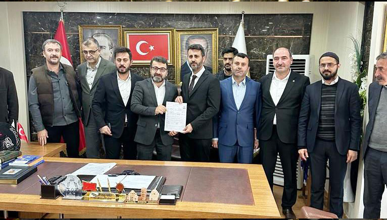 Salut Belediye Başkanlığı için aday adaylık başvurusunu yaptı