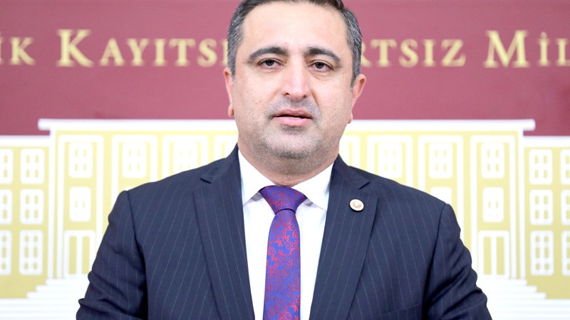 Ramanlı Tahir Elçi’yi andı