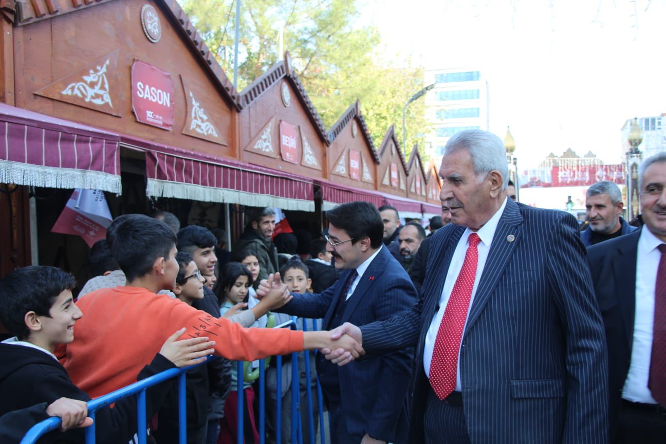 Başkan Karabulut’tan 135 öğrenciye burs
