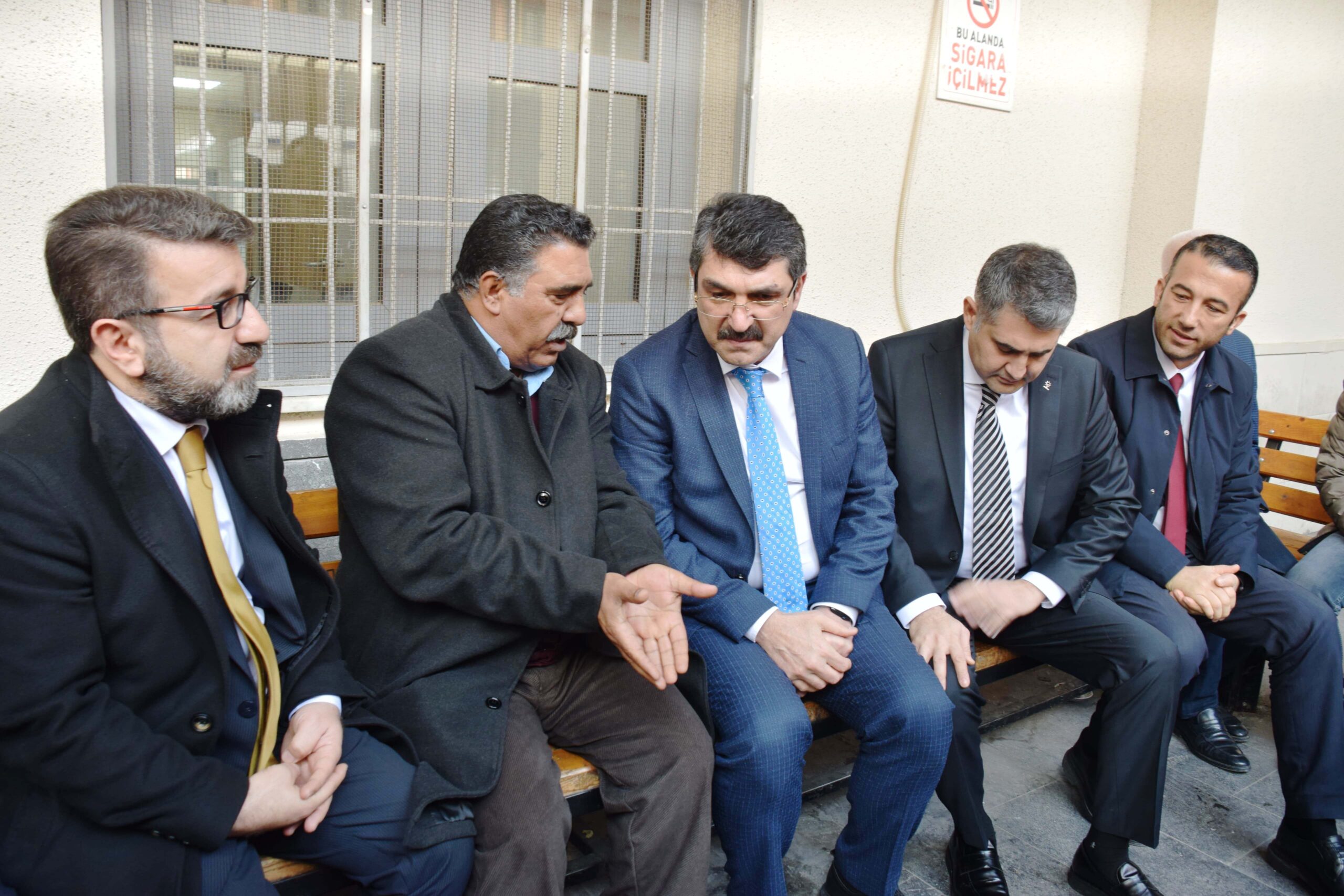 Nasıroğlu, kavga eden ailelerle görüştü