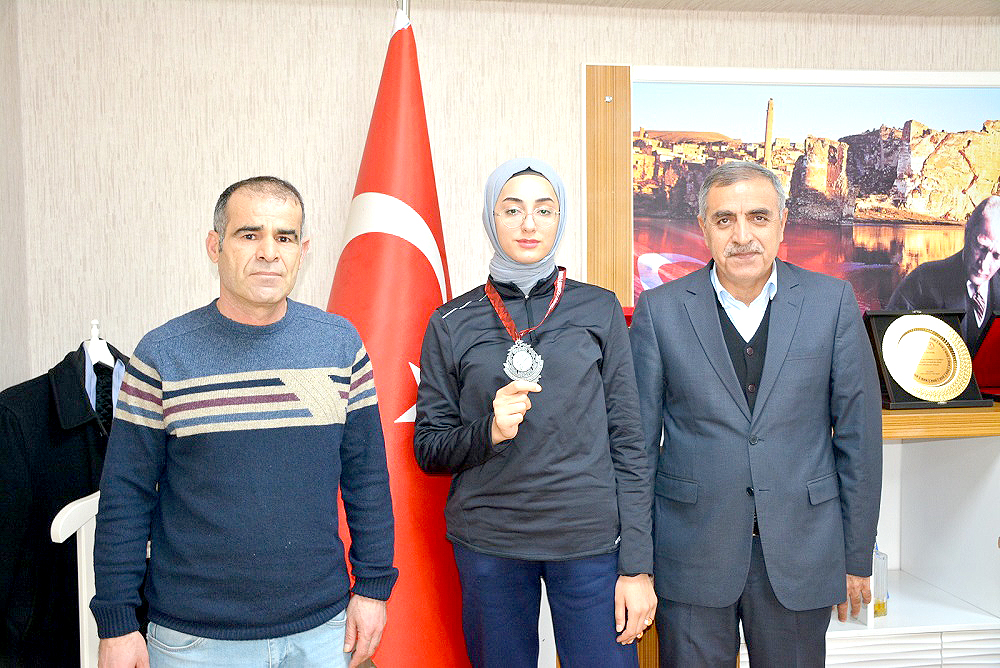 Türkiye ikincisi olan Hayrünnisa’dan Özperk’e ziyaret