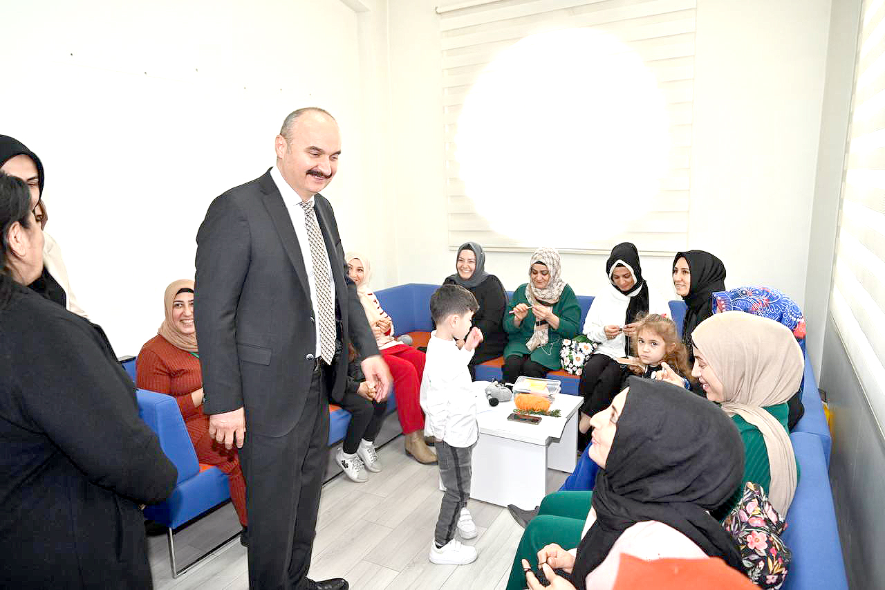 Vali Canalp kurumları ziyaret etti