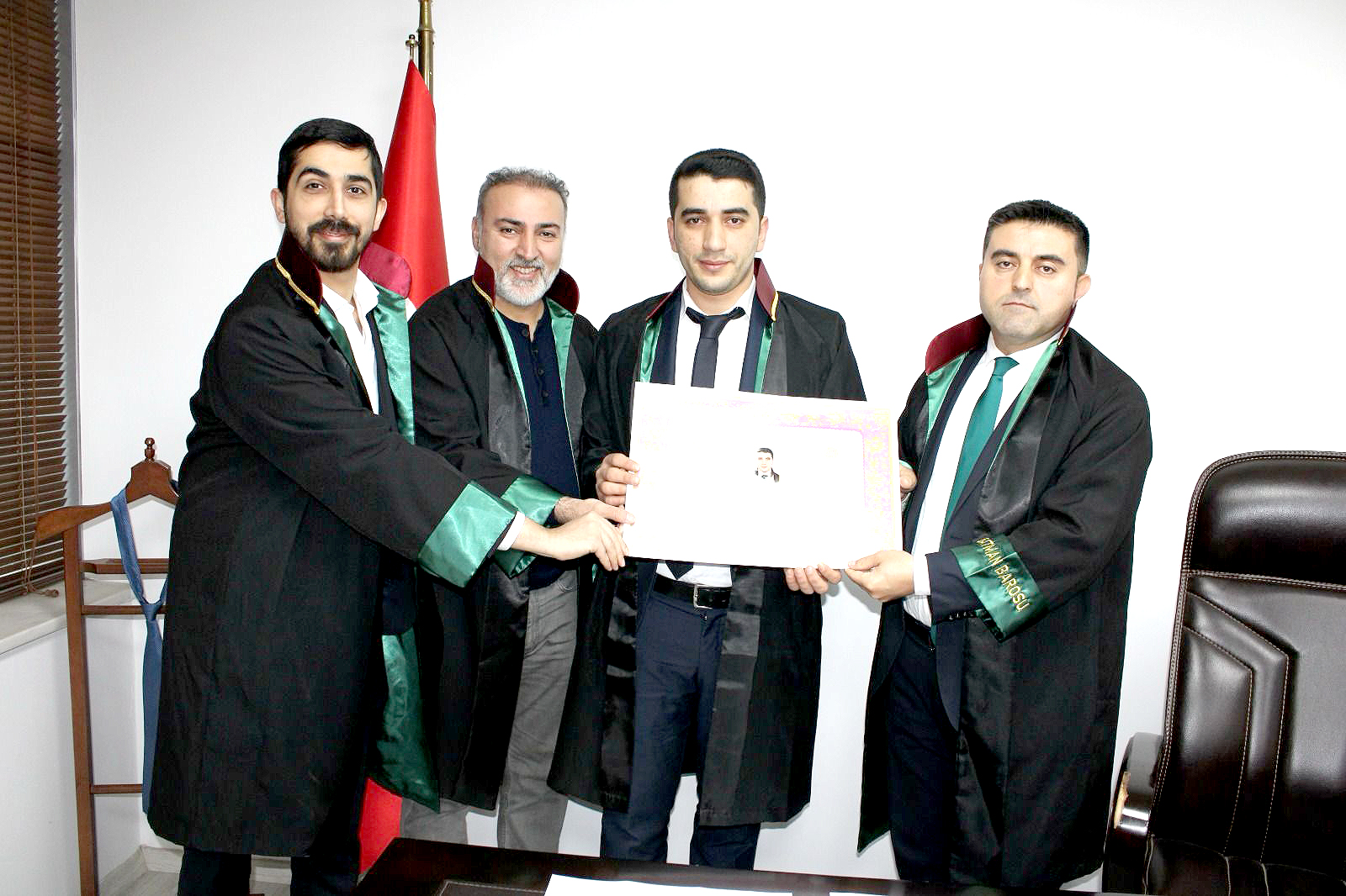 Avukatlık mesleğine başladı