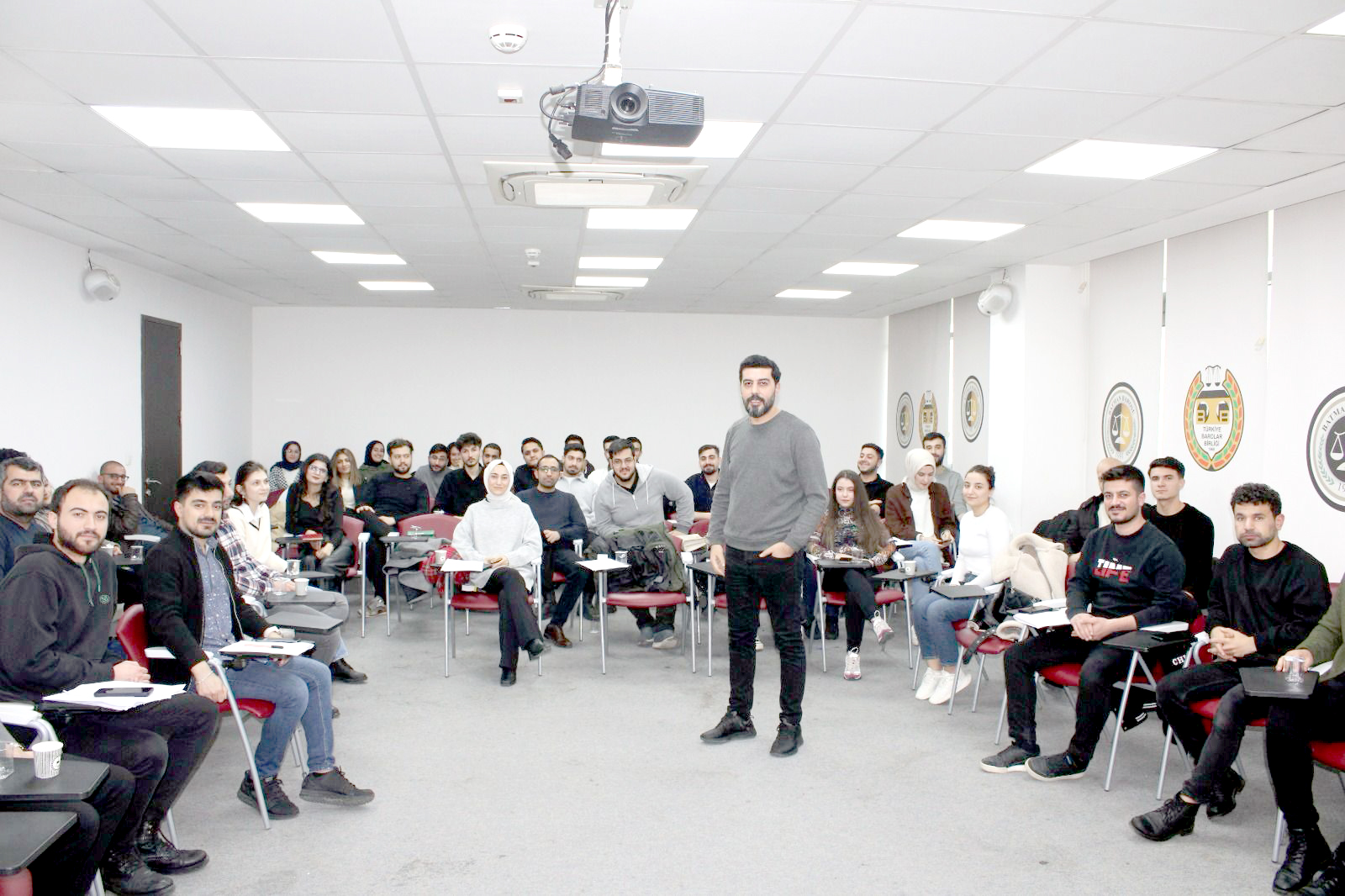 Av. Çakan’dan Stajyer avukatlara seminer