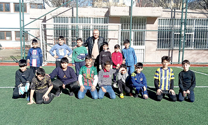 Dersten sonra halı sahada buluştular