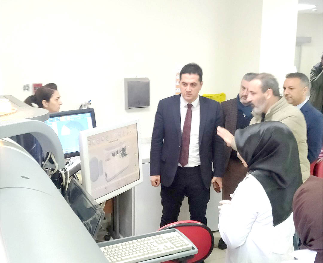 Halk Sağlığı Laboratuvarını inceledi