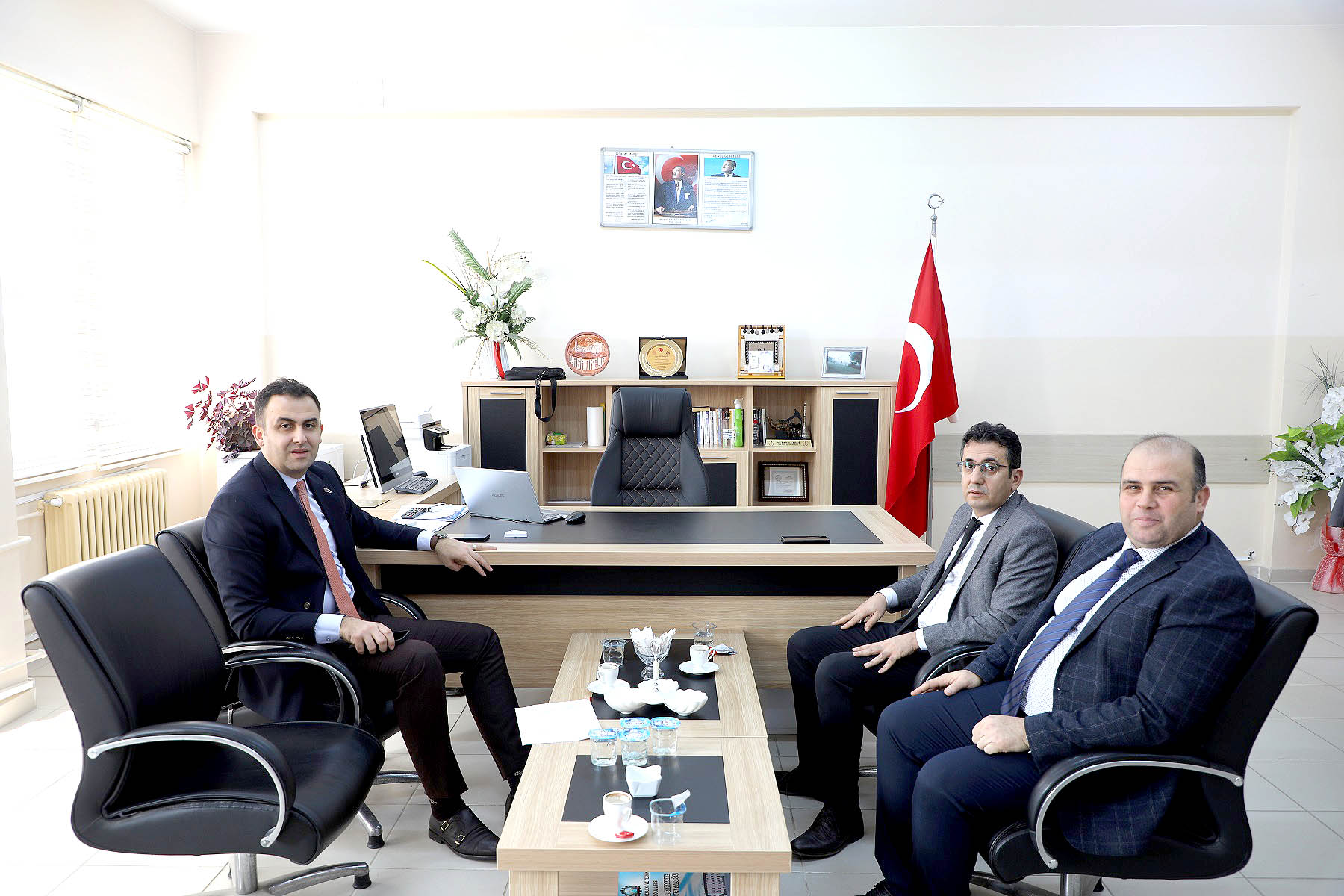 Hasankeyf İlçe Milli Eğitim Müdürlüğünü ziyaret etti