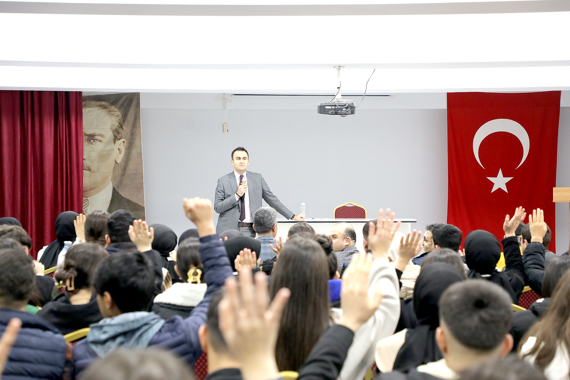 Öğrencilere kariyerini anlattı