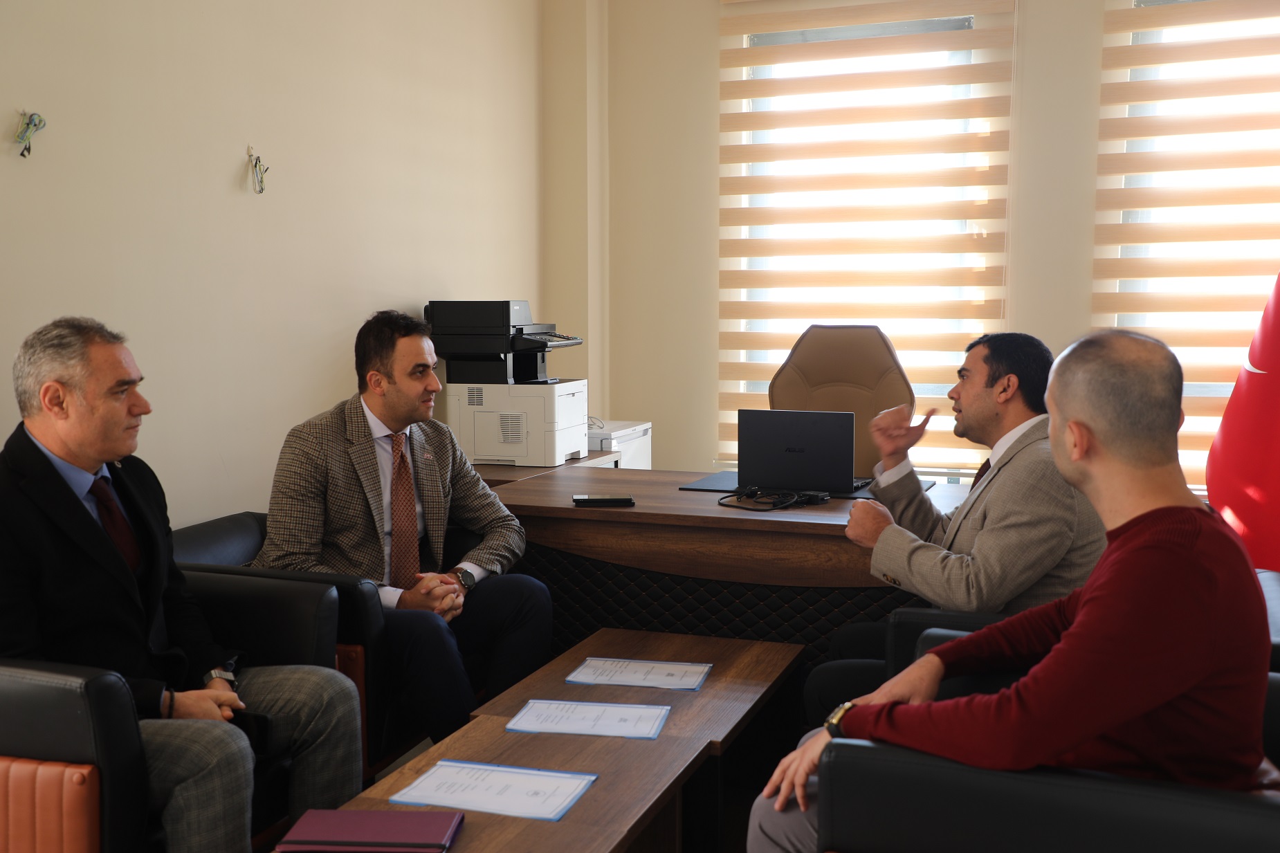 Toplum Sağlığı Merkezini ziyaret etti