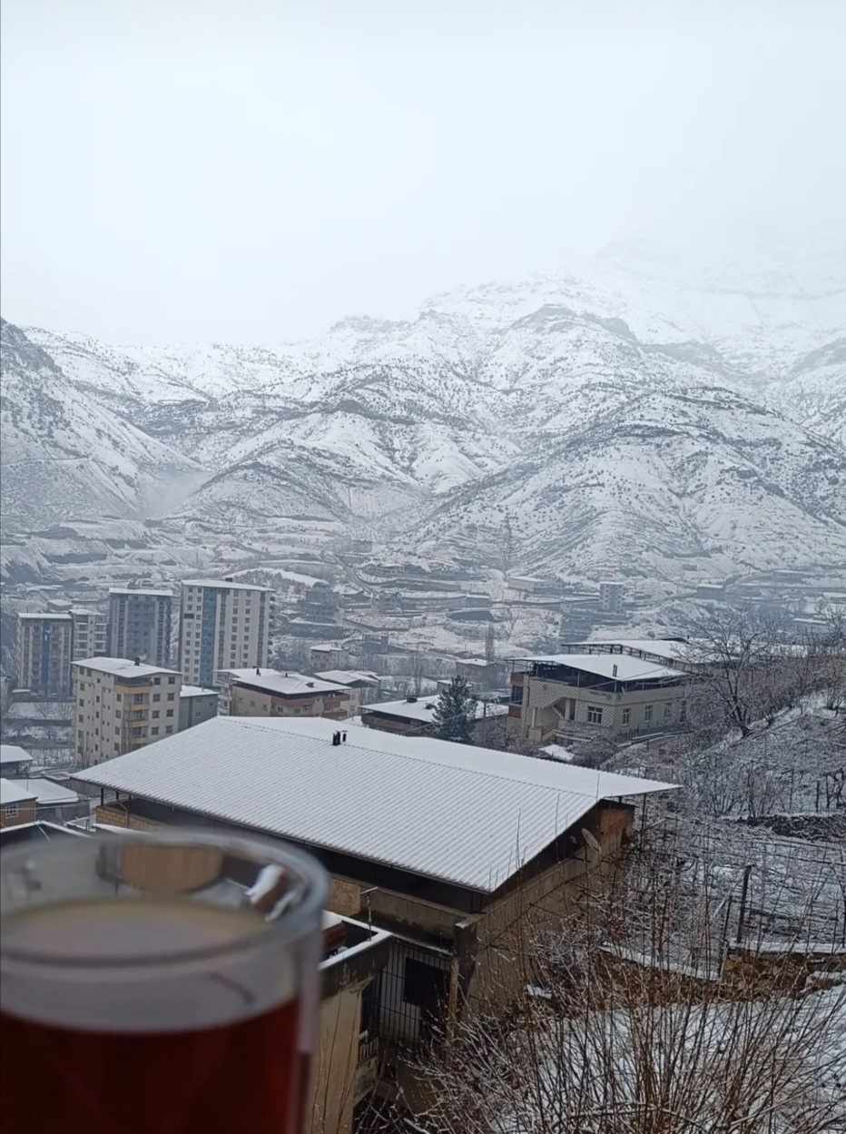 Yağan Kar, Çiftçiyi güldürdü