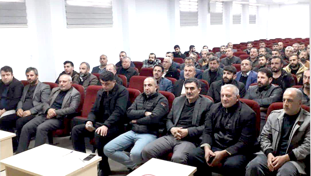 Okul servis araç sürücülerine eğitim semineri verildi