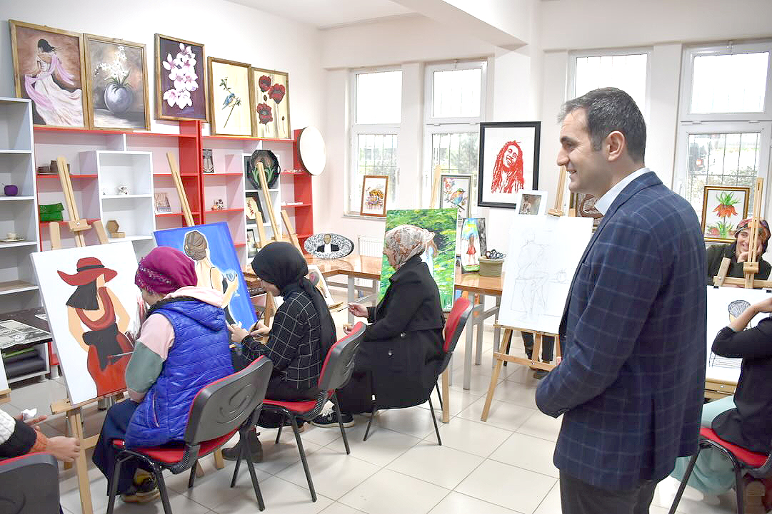 Aile Destek Merkezini ziyaret etti