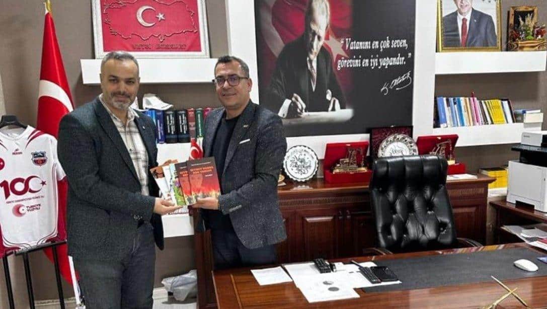 Yazar Özmen’den Müdür Bozkurt’a ziyaret