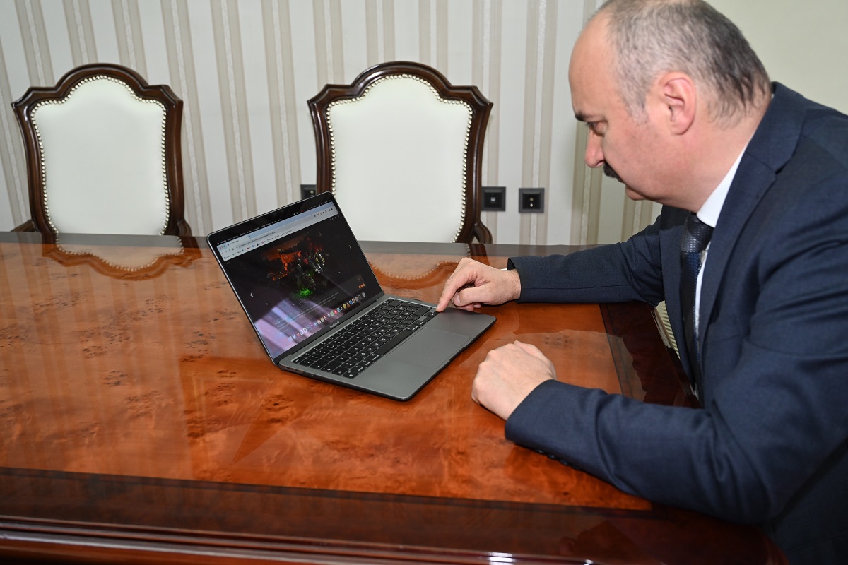 Vali Canalp “Yılın Fotoğrafları” oylamasına katıldı