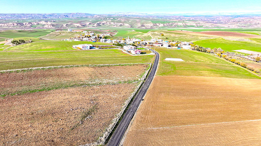 Köy yolları asfaltlandı