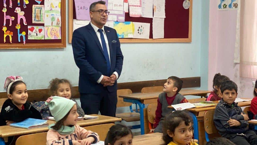 Müdür Bozkurt Yunus Emre İlk/Ortaokulunu ziyaret etti