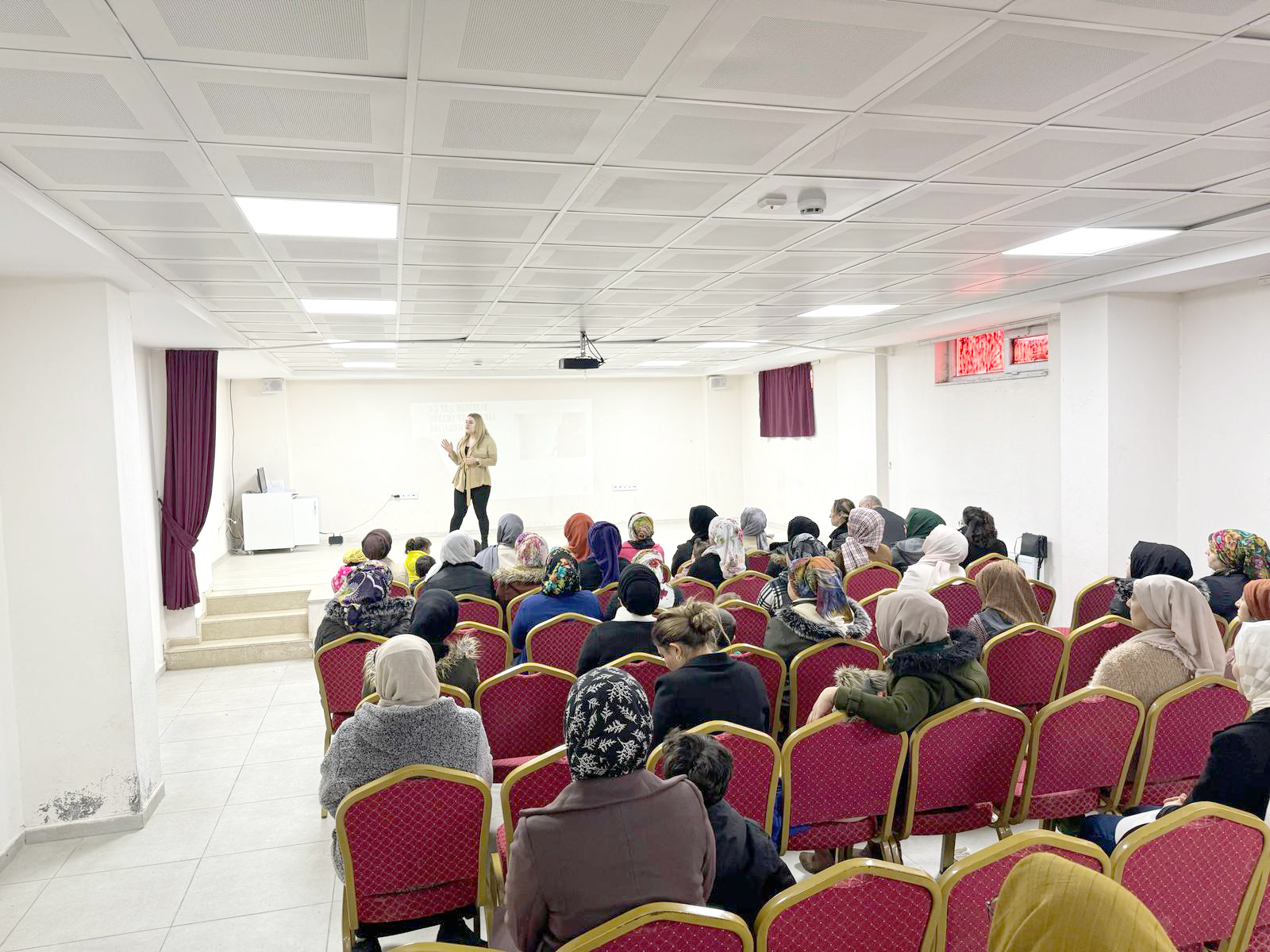 Ebeveyn eğitim semineri devam ediyor