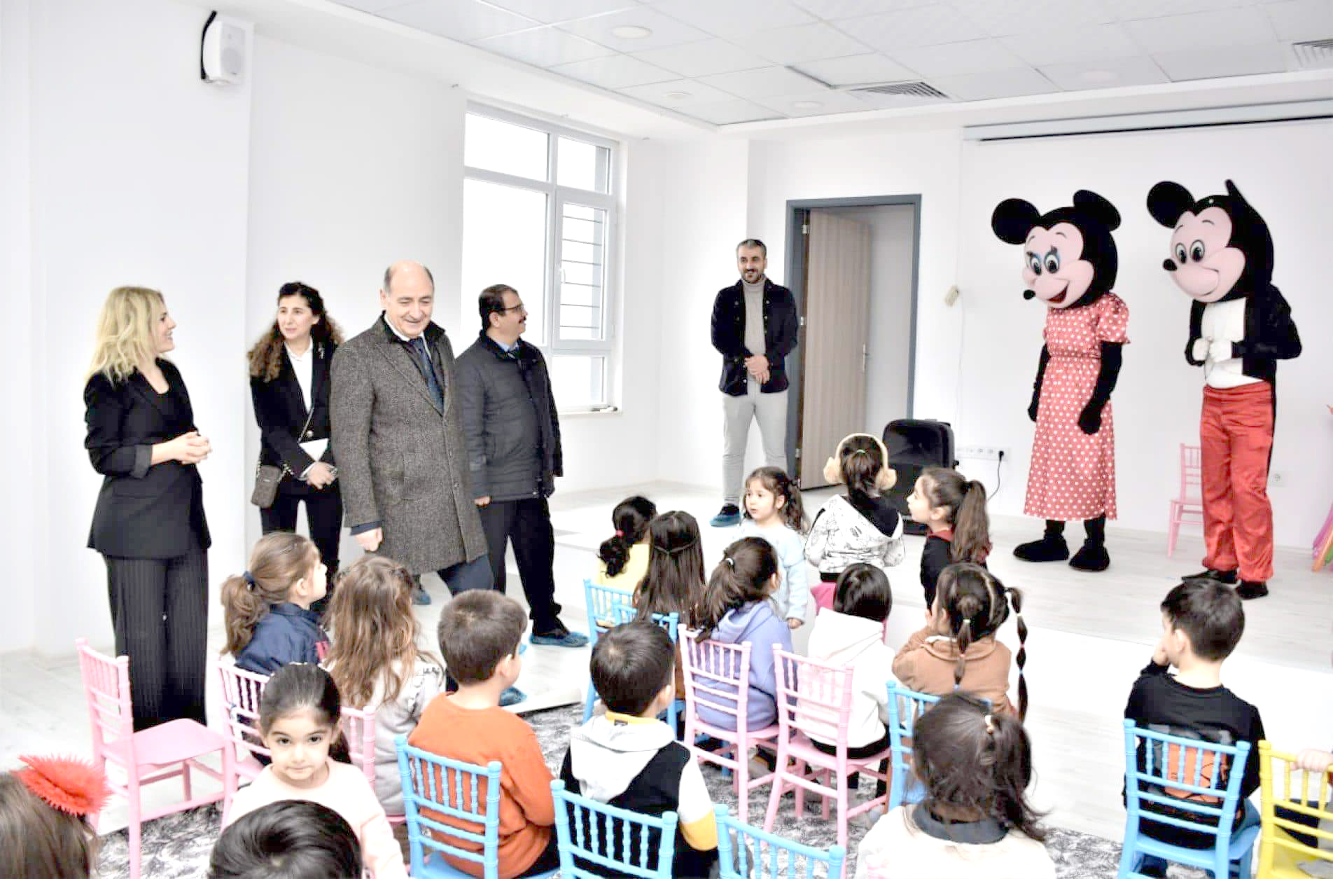 Eğitim-Öğretime başlayan okulları ziyaret etti