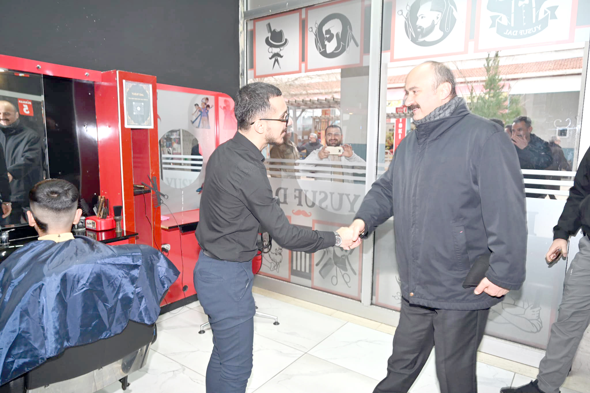 Kardelen Mahallesi esnafını gezdi