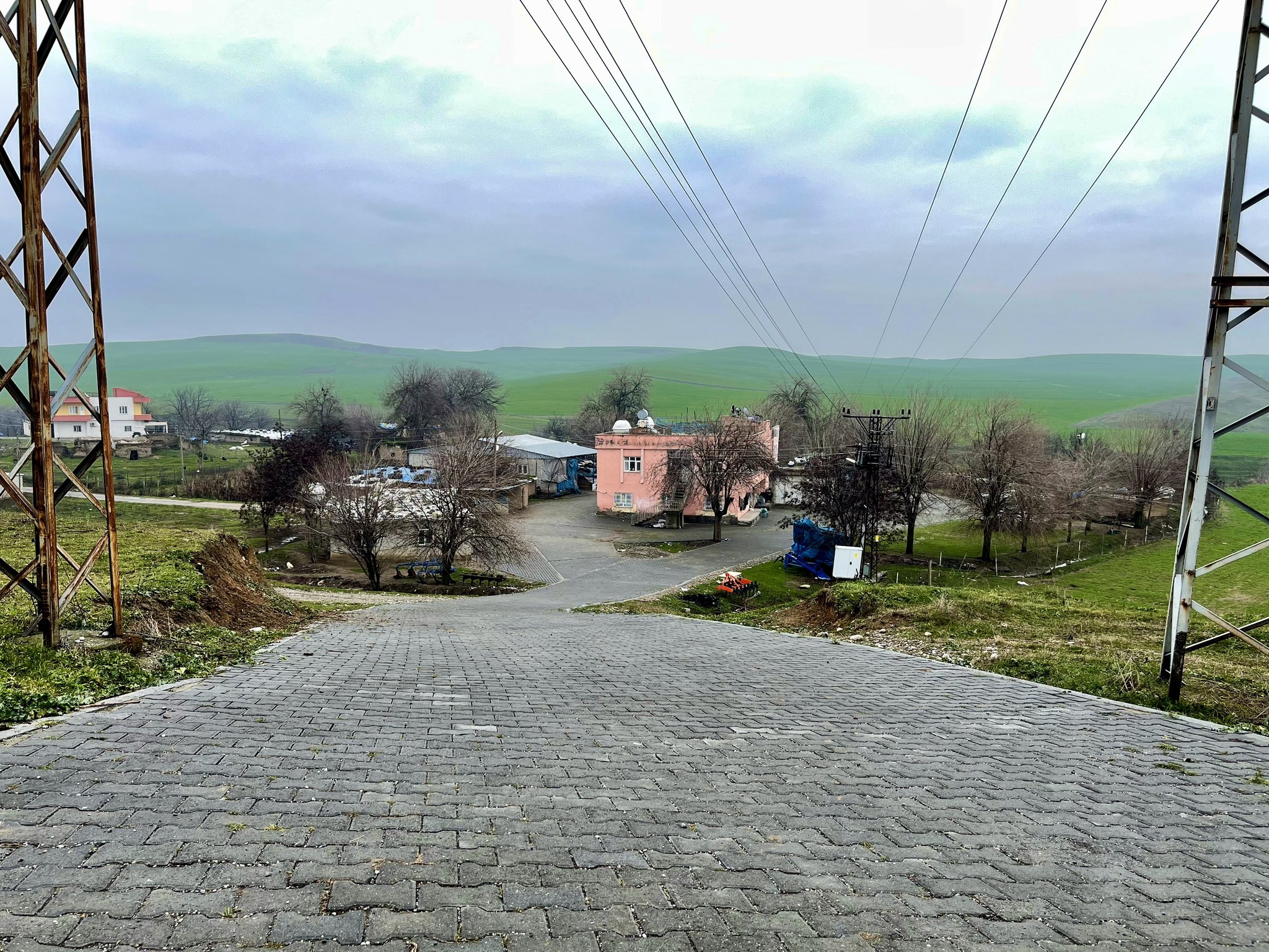 Otluca köyüne 5200 metre kare kilitli parke taşı döşendi