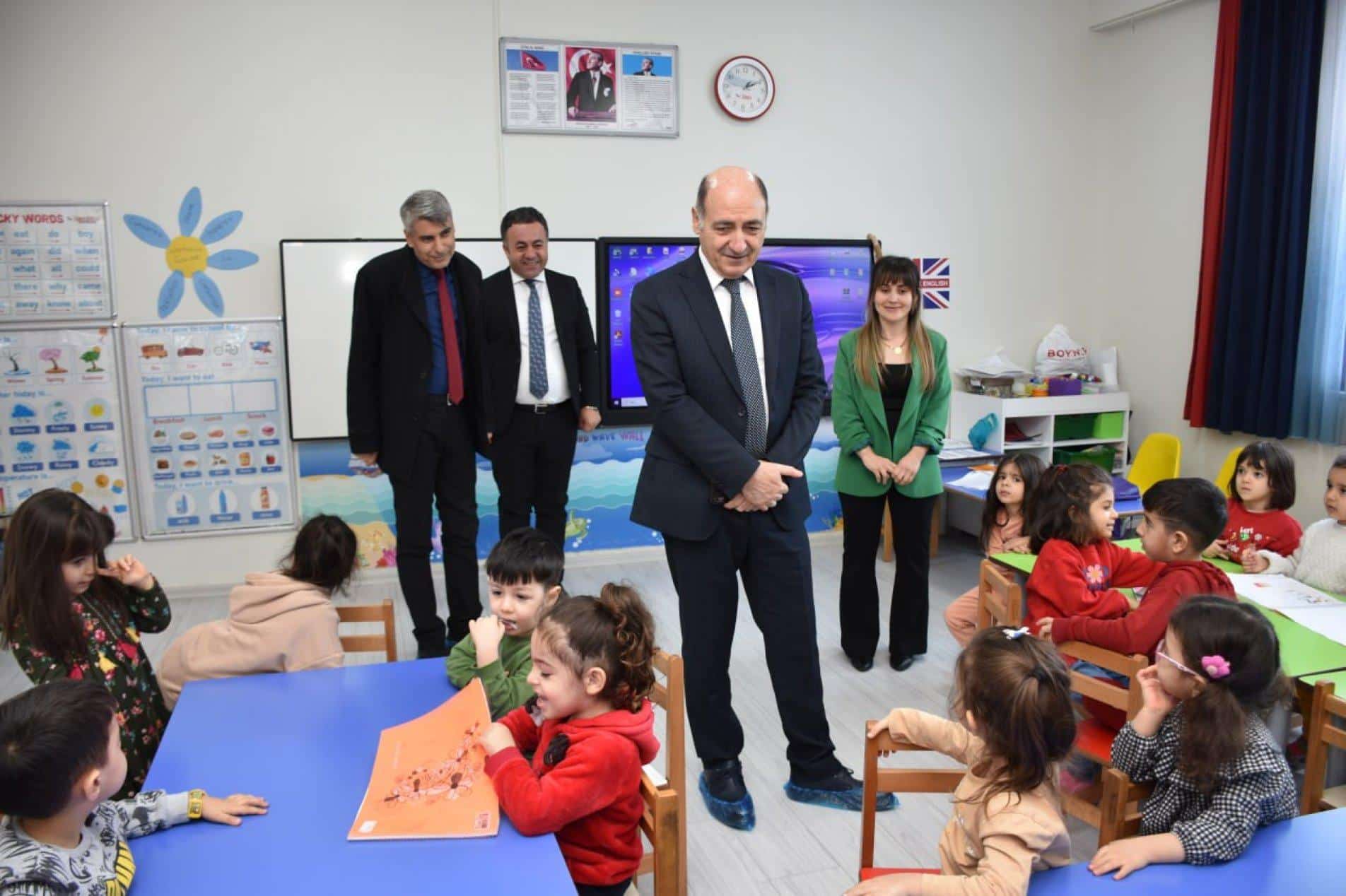 Özel eğitim kampüslerini ziyaret etti