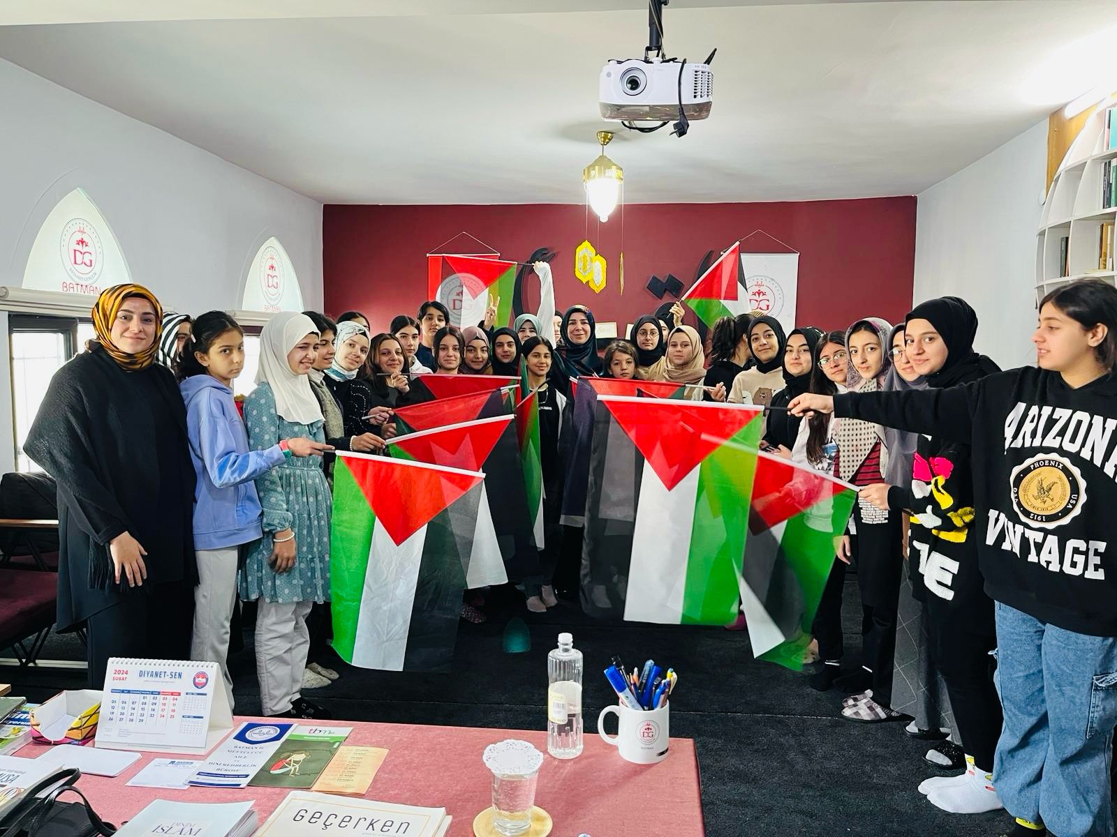 Gençlere kutsal mekanlar anlatıldı