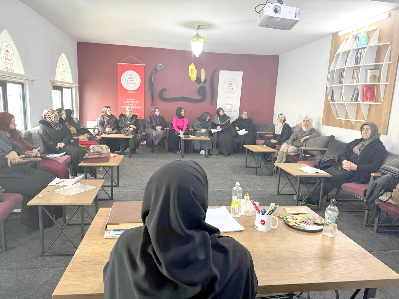 Diyanet Gençlik Merkezi’nde makale kritiği