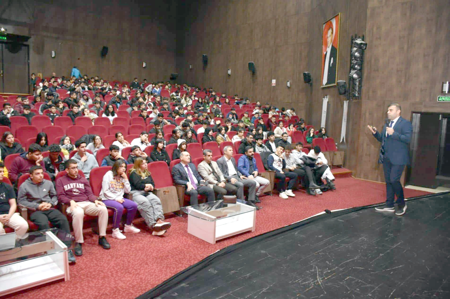 ‘UZAYA ASTRONOT GÖNDERİLMESİ GENÇLERE DAHA ÇOK İLHAM VERİR’