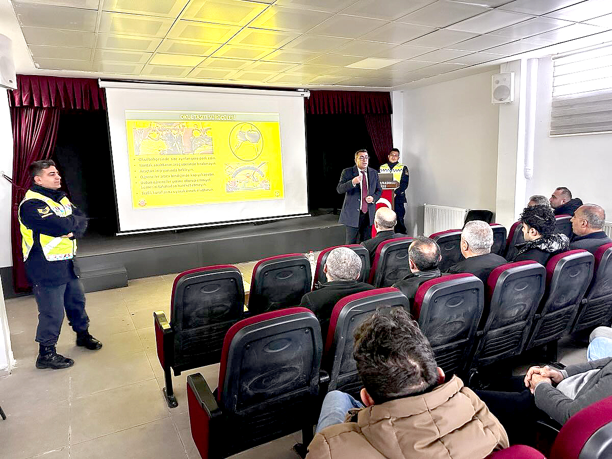 Okul Servisi Şoförlerine trafik seminerleri